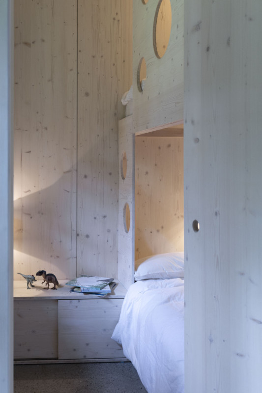 plush74 tiny house by the water 5