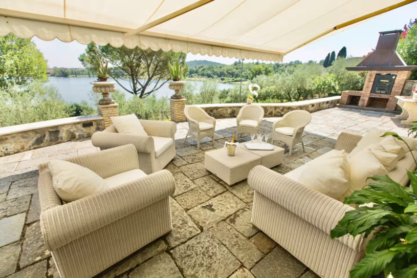 pluche74 toskana lake villa 26