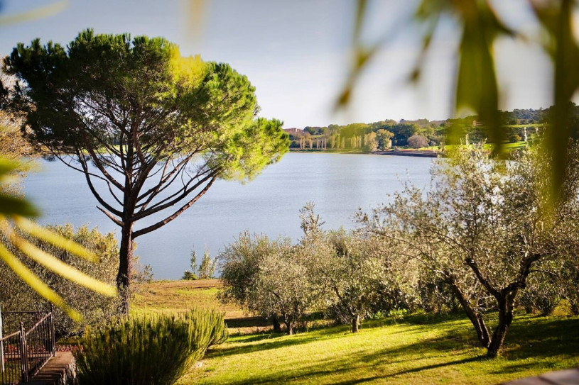 pluche74 toskana lake villa 29