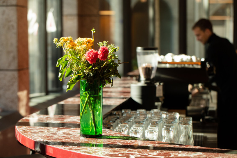 plush74 urban workspace bistro 5