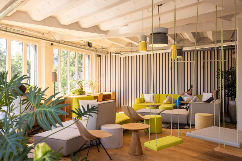 plush74 urban workspace bistro 9