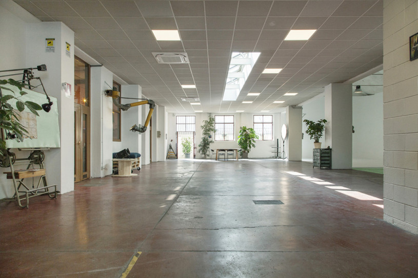 plush74 vibrant milan loft 7