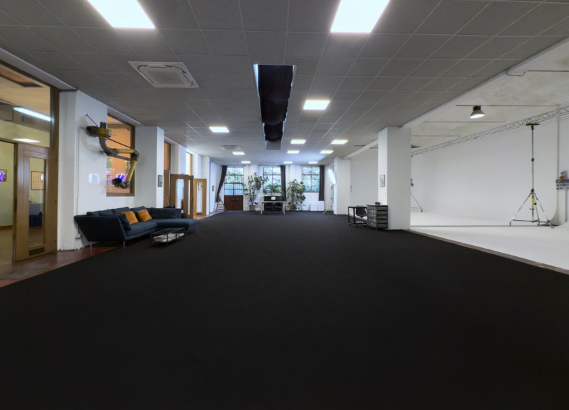 plush74 vibrant milan loft 8