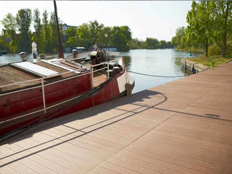 plush74 water front studios 24