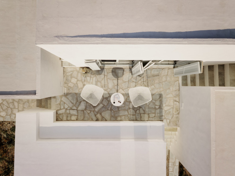 plush74 white cubes on the aegean 13