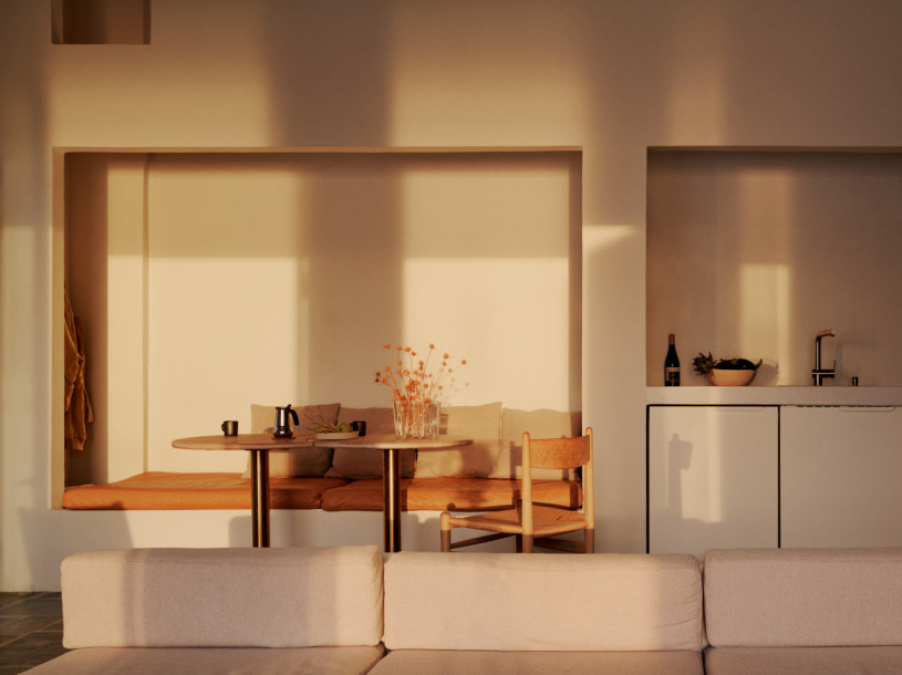 plush74 white cubes on the aegean 26(1)