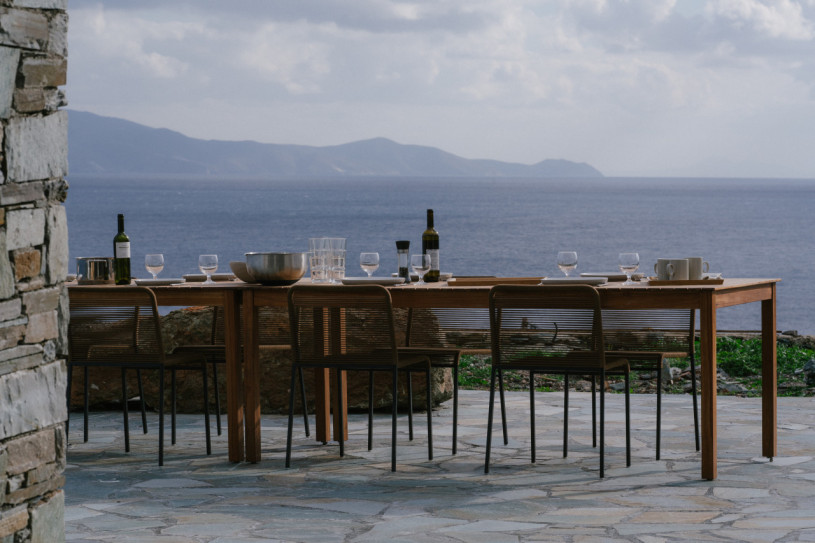 plush74 white cubes on the aegean 40(1)