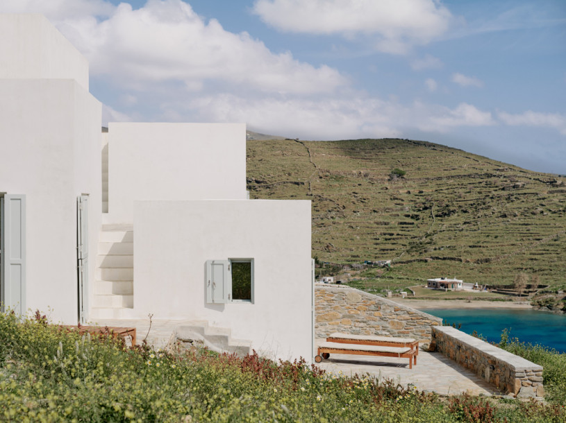 plush74 white cubes on the aegean 6