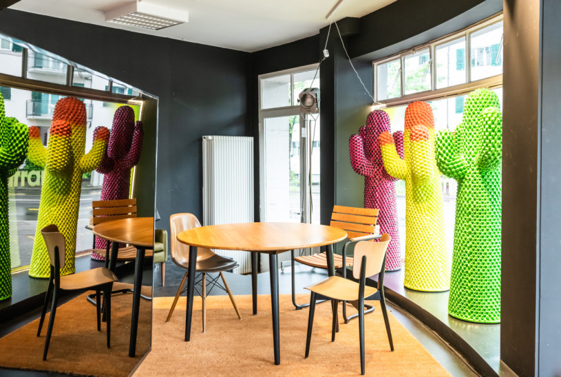 plush74 window showroom 2 (1)