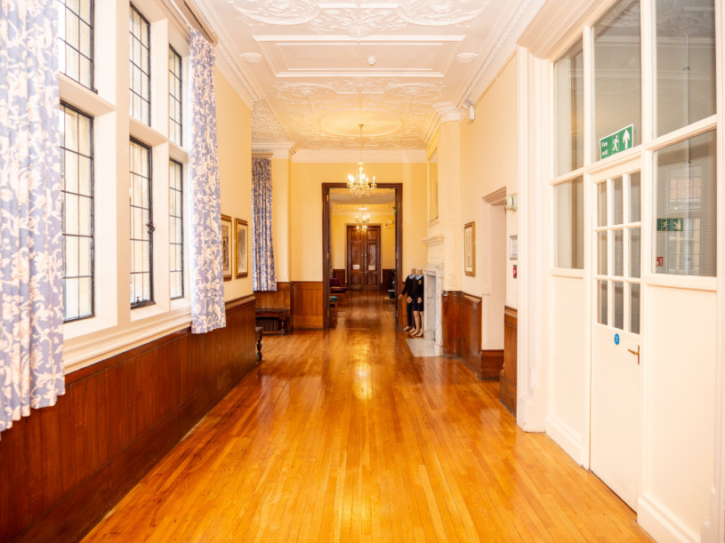 st edwards school middle corridor32