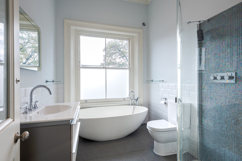 west house family bathroom