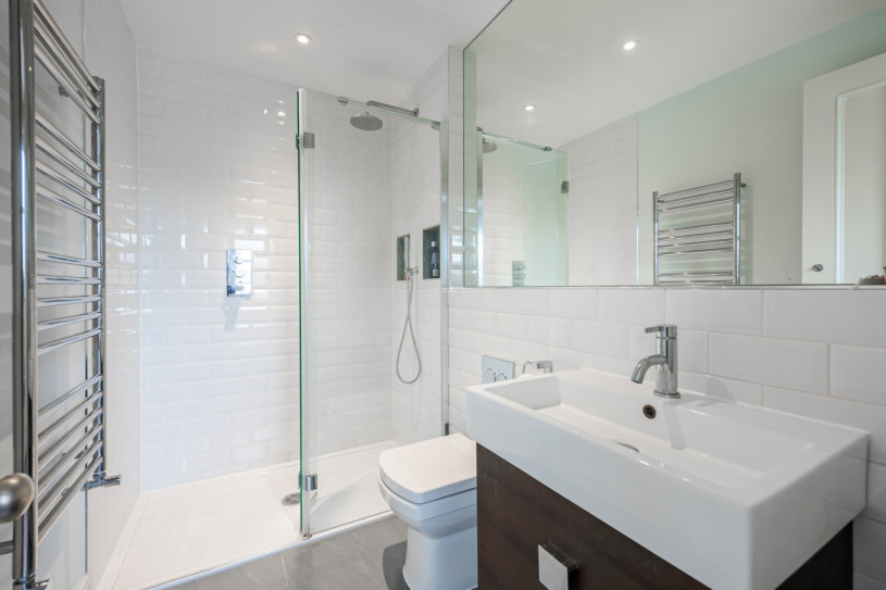 west house spare bedroom ensuite